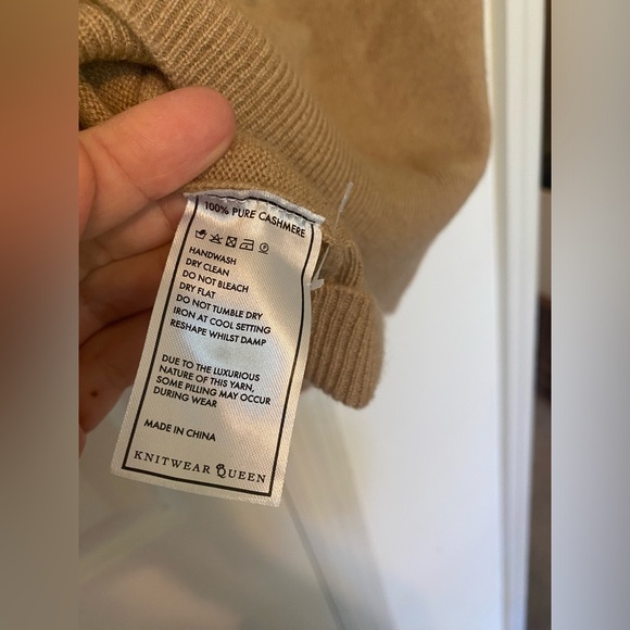 Knitwear Queen cashmere tank - Picture 6 of 13